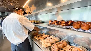 Amazing bakery baking from dawn! Dozens of kinds of bread baked in a prefab ｜Japanese Bakery