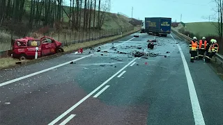 Wypadek w Czechach 5 sekund po Zderzeniu Czołowe Zderzenie z TIR Truck Accident