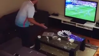 Wife pranks her husband by turning off the TV at real madrid vs barcelone football match