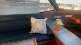 3288 Bayliner Motoryacht.  Inside tour