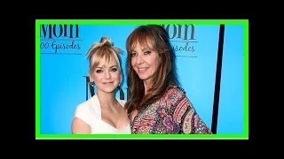 Allison Janney Teaches Anna Faris 'How to Dance Like a Cool Person' in Silly Video