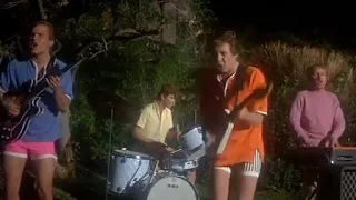 The Bobby Fuller Four - Instrumental (film cameo 1966)