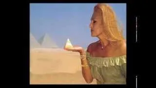 DALIDA - LAISSEZ MOI DANSER ( REMIX ).flv