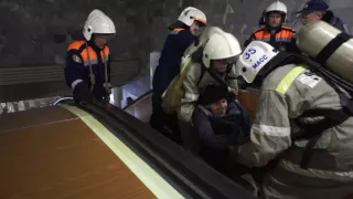 Эвакуация людей с места аварии в метро (Учения МЧС Новосибирска)