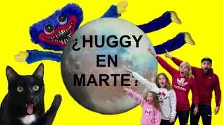 Escondite con Huggy Wuggy vs familia de gatos Luna y Estrella en la vida real / Videos de familias