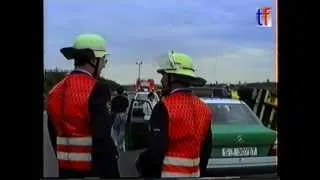 Stuttgart FD / Feuerwehr Stuttgart: Truck accident / Umgestürzter Kühlzug A8, 07.06.1991