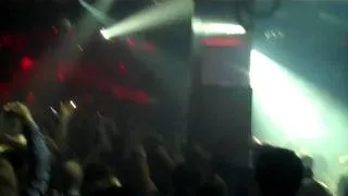 Avicii Drops New, new, new(Avicii remix) His First Time At Pacha (October 22, 2010)