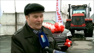 Вручение тракторов ТОО Алтынсарино