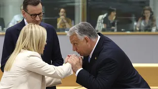 Orbán: no a Giorgia Meloni e al patto europeo sui migranti. Contrario anche Morawiecki