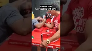 Gymbro tries to Armwrestle with a Pro #shorts #armwrestling #propanjaleague #wristhunter