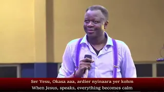 Pastor Eastwood Anaba singing a Powerful worship song : Ser Yesu kasa