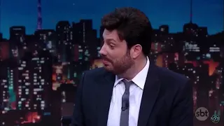 Mc Loma e as gêmeas no The Noite.  De onde vem a expressão “cêbruthio”