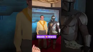 Pedro Pascal hanging out with Mando and Grogu on the red carpet!#shorts #themandalorian #pedropascal
