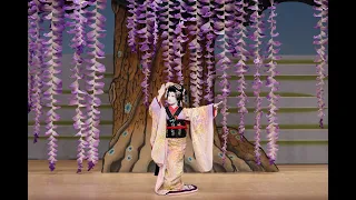 Enjoying the Masterpiece of Kabuki Dance　国立劇場令和4年7月舞踊公演「花形・名作舞踊鑑賞会」より『藤娘』