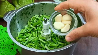 CONSERVATION Coriander Parsley Celery ✨ Tips for storing aromatic herbs