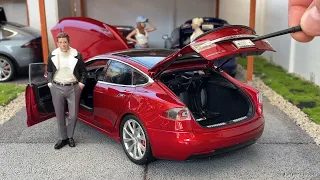 1:18 Tesla Model S P100D, multi-coat red - Tesla dealer [Unboxing]