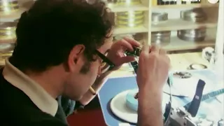 Rare footage of Jean-Luc Godard editing (1982)