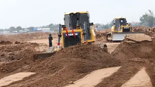 Better Start Clearing Land Large Landfill Strong Power Bulldozer SHANTUI Plowing Sand