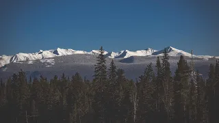 Рабочий поселок Кунерма и Байкальский хребет