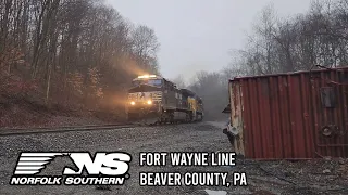 Train Blocks Crossing / Foreign Power / Old Rail Cars & More! NS Fort Wayne Line - Beaver County, PA