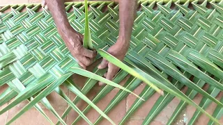 How to make a coconut leaf mat