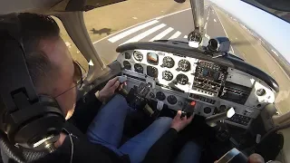 So wird ein Motorflugzeug geflogen - Von der Flug-Vorbereitung über das Cockpit bis zur Landung