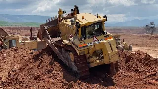 Caterpillar D8N Bulldozer Pushing And Ripping