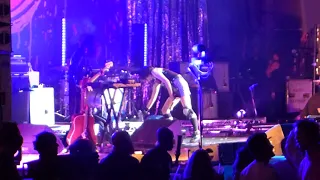 Yeah Yeah Yeahs "Heads Will Roll" Live at the Hollywood Bowl 4May18