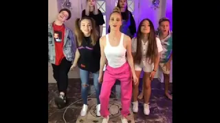 Глюк'oZa & Hype House из TikTok "Мурашки" (август 2020 года)