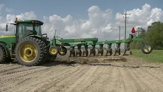 JOHN DEERE 8370R WITH REVERSIBLE 8 BOTTOM PLOW. GREEN CIRCLES FARM 2021 MOLDBOARD PLOWING OFFICE