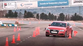 Audi A3 Sedan 2016 - Maniobra de esquiva (moose test) y eslalon | km77.com