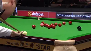 Super cool ball! With the help of a beautiful referee, the rocket staged