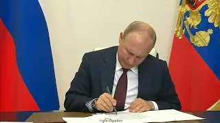 Совещание о ситуации с паводками и пожарами в регионах  Владимир Путин