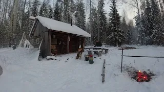 ПОХОД В ТАЙГУ на ТРИ ДНЯ. ПЕРВЫЙ лёд НА ТАЁЖНОМ ОЗЕРЕ. Часть первая.