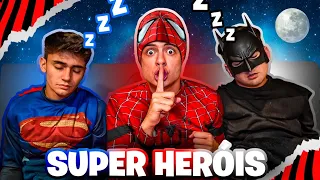 FIZEMOS A FESTA DO PIJAMA DOS SUPER HEROIS! (HOMEM ARANHA, BATMAN E SUPER HOMEM)