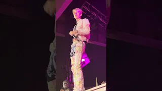 Machine Gun Kelly - drunk face (live at FWD)