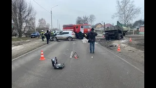 Лоб в лоб на таран с КамАЗом: В ДТП в Воронежской области погибли два человека