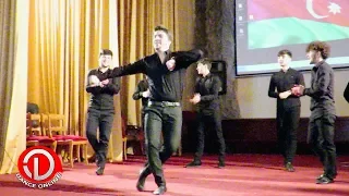 Pedaqoji Universitetinde Gasanov Dance Group'un Möhteşem Rəqsi (Yeni İl Tedbiri 2018-2019)
