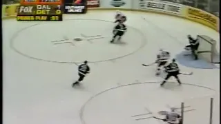 Slava Kozlov's goal vs Stars from Igor Larionov pass (29 dec 1997)