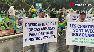 Na Avenida Paulista, em São Paulo, manifestantes começam a se reunir para ato de 7 de Setembro