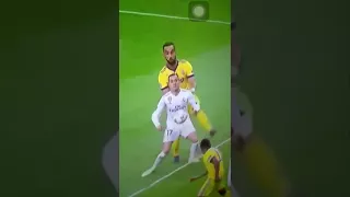 Benatia challenge on Vasques