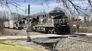 Lightning Fast Trains In America!  Look How Fast Freight Trains Whiz Around Curves! Norfolk Southern