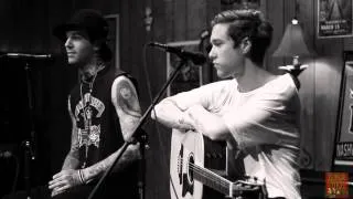 102.9 The Buzz Acoustic Session: The Neighbourhood - Interview