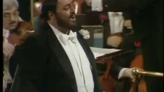 Luciano Pavarotti. Una furtiva lagrima. L´elisir d´amore. G. Donizetti.