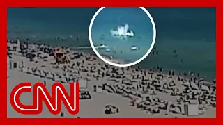 Video captures helicopter crashing into ocean near Miami Beach