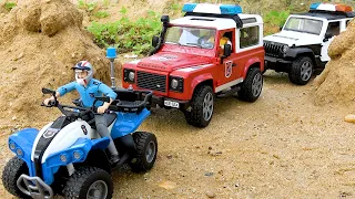 Волшебная рука и полицейская машина спасательный маленький автомобиль | Экскаватор в веселой коробке