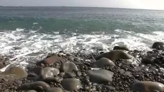 波で洗われる石の音！