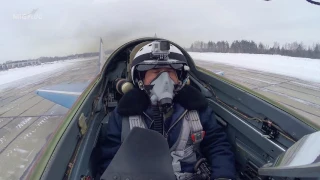 Voo estratosfera com passageiro em um avião de combate MiG-29