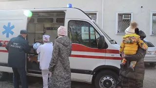 Санитарная эвакуация бортом МЧС 3 детей из Севастополя