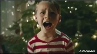 Duracell Christmas is Chaos Commercial (2017 Latin Spanish) (15 Second Version)